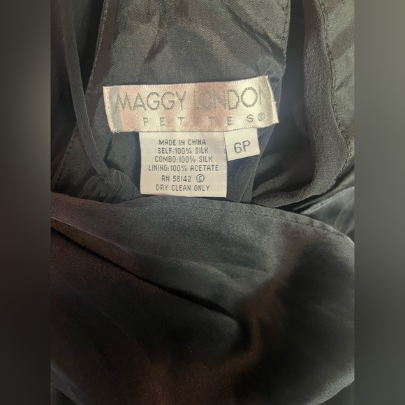 Vintage Maggy London Black 100% Silk Chiffon Dress Timeless Classy 
Size 6 - Picture 6 of 6
